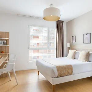 Q7 7 Aparthotel