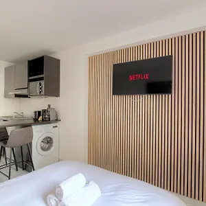 Lionne-stade Du Lou Apartment *