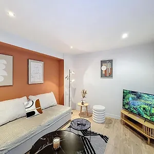 Apartamento My Home, Voituret 1 *