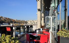 Novotel Lyon Confluence Exterior photo