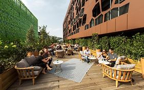 MOB HOTEL Lyon Confluence Exterior photo